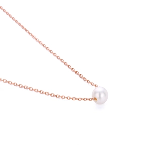 Elegante roségoldene Halskette mit runder weißer Perle an einer feinen Ankerkette für Damen