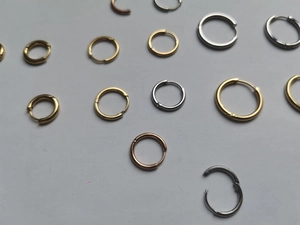 Poliert Creolen in verschiedenen Größen in Gold, Silber und Roségold Ausführung