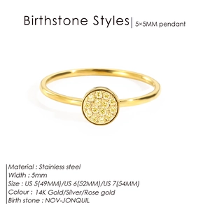Détail de la bague en acier plaqué or 14K avec pierre de naissance de novembre et dimensions