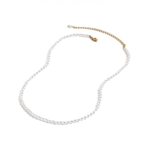 Collier élégant en acier inoxydable avec perles blanches et fermoir mousqueton doré