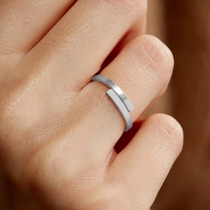 Anello Aperto in Acciaio Inossidabile Minimalista Design Geometrico Bypass Fascia Liscia Regolabile Gioielli di Moda Per Uomo Donna