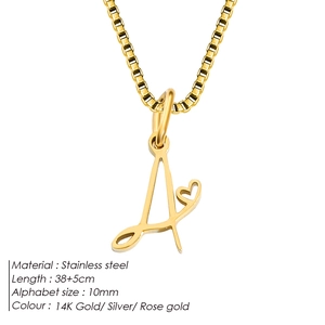 Collana con lettera A in acciaio inossidabile placcato oro 14K con cuore e catena regolabile