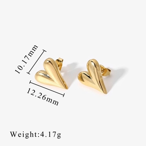 Boucles d'oreilles cœur en acier inoxydable poli avec dimensions de taille et poids