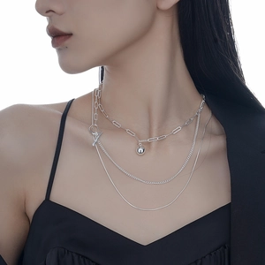Collier multicouche en argent sterling S925 avec pendentif boule et chaîne en os de serpent