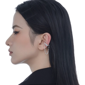 Manchette d'oreille en argent S925 avec chaîne et pierre carrée bleu clair