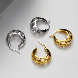 Boucles d'oreilles créoles S925 en argent sterling avec motif étoile géométrique