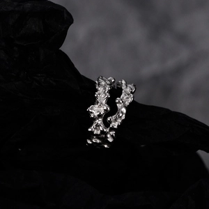 S925 Sterling Silver Liquid Metal Raindrop Texture Ear Clip For Women Minimalist Hollowed No Piercing Earring Single Piece