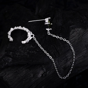 S925 sterling silver emerald stud with lava texture ear cuff connected by a fine chain