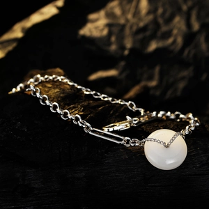 Elegantes S925 Sterling Silber Kettenarmband mit weißem Jade Ping'an Schnalle Anhänger