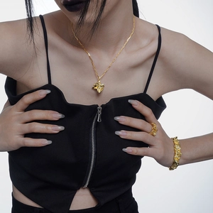 Set gioielli dorati con collana, anello e bracciale con trama a lava organica