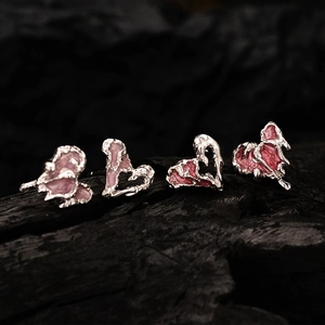 Orecchini a Bottone in Argento Sterling 925 Asimmetrici a Forma di Cuore Rosa e Farfalla per Donna Gioielli Estetici Gothic Sweet Cool