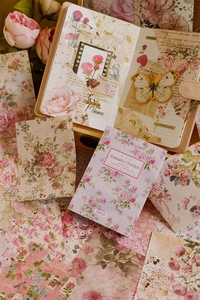 Dettaglio della carta scrapbooking vintage Romantic Overture con motivi di rose rosa