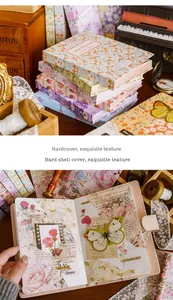 Dettaglio della carta scrapbooking botanica vintage e materiali decorativi floreali retrò
