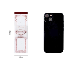 Comparativa de tamaño de bloc de notas con smartphone mostrando medidas 142mm x 45mm