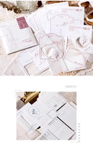 Détail de fournitures scrapbooking vintage avec papier dentelle creux et fleurs séchées