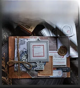 Vintage scrapbooking set met decoratieve frame stickers en rustiek touw op hout
