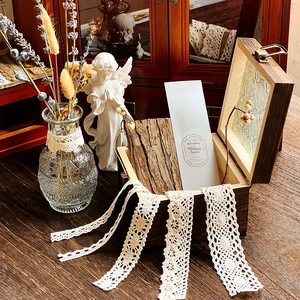 Vintage-Set aus cremeweißen Häkel-Spitzenbändern für DIY Scrapbooking Dekorationen