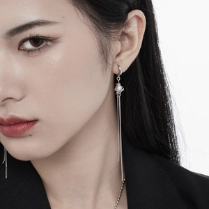 Exquisite S925 sterling silver tassel earrings with white pearl and hanging metal chains