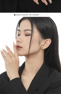 Détails de bague et boucles d'oreilles vintage en or avec pierres facettées vert clair