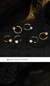 Lot de 6 boucles d'oreilles C en argent et or avec boules de zircone micro-pavé