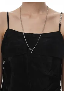 Collana lunga in argento sterling S925 a sfere su modella con catena regolabile