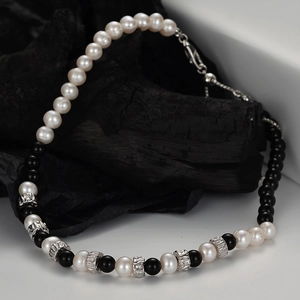 Collier en argent S925 avec d'élégantes perles d'eau douce et des perles d'obsidienne
