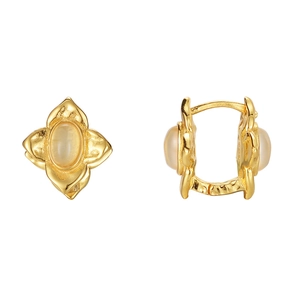 S925 silver four-leaf clover flower huggie earrings with vintage hammered gold finish