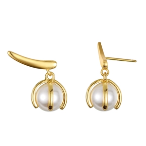 Elegant gold geometric leaf pearl stud earrings with S925 silver and white pearls