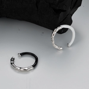 Irregular liquid metal texture S925 silver open rings with black and white enamel finish