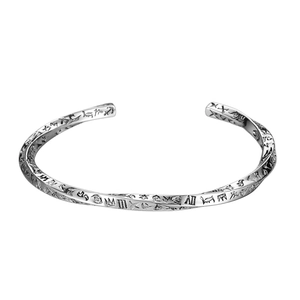 S925 Sterling Silber Mobius Armreif offen mit gravierten ethnischen Vintage-Symbolen