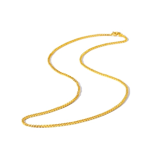 Détail du collier chaîne à mailles vénitiennes dorée en acier avec fermoir homard