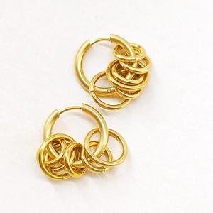 Boucles d'Oreilles Créoles Multicouches en Acier au Titane Inoxydable pour Femmes Or Cercle Géométrique Pendantes Personnalisées Bijoux