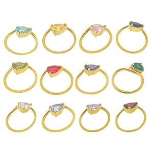 Lot de bagues gouttes en 12 couleurs de zircon sur des anneaux dorés élégants
