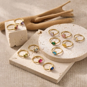 Bague Goutte d'Eau en Acier Inoxydable Minimaliste Pour Femmes Électroplaqué Or Forme de Poire Strass Multicolore Bijoux de Mode Cadeau