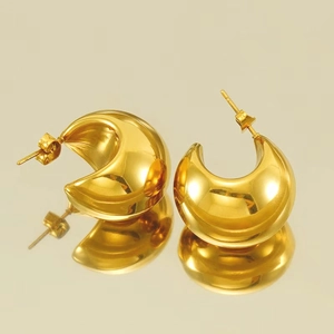 Minimalist 18K gold plated C-shaped hoop earrings with polished mirror finish surface