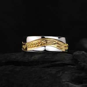 Two-tone S925 sterling silver ring with golden wheat ear relief on black background