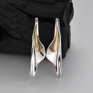Elegant 925 Sterling Silver Bicolor Calla Lily Flower Stud Earrings For Women Chic Designer Style Long Floral Earrings Jewelry