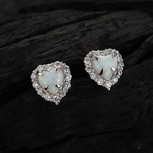 Boucles d'Oreilles Clous en Argent Sterling 925 Opale Cœur pour Femmes Plaqué Or Blanc Petit Strass Bijoux Élégants