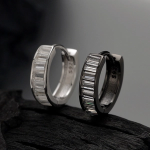 Boucles d'Oreilles Créoles Baguette en Argent Sterling S925 Strass pour Femmes Minimaliste Géométrique Petit Huggie