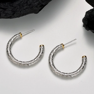 Boucles d'oreilles créoles C en argent massif S925 avec gravures florales ethniques