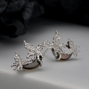 Boucles d'oreilles Clous Papillon Lune en Argent Sterling S925 avec Nacre Noire Style Métal Liquide Bijoux Tendance pour Femmes