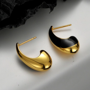 Minimalist S925 sterling silver crescent stud earrings with black enamel in gold finish