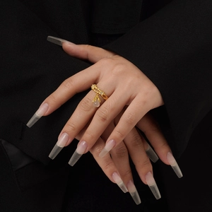 S925 Sterling Silber Gold Ring mit Lava-Textur und Wassertropfen-Edelstein Anhänger
