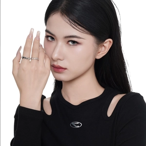 Elegant S925 sterling silver snake rings with black enamel details for women