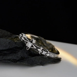 Vintage-Ring aus S925 Sterlingsilber mit Sternen und Zirkonia im Gothic-Stil