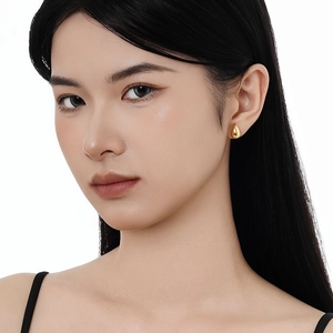 Boucles d'oreilles minimalistes en argent S925 en forme de goutte d'eau dorée