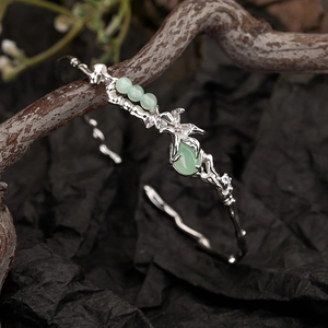 Bracelet S925 en argent forme branche avec aventurine verte et texture de bambou