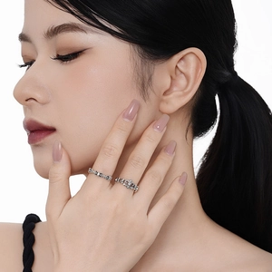 S925 sterling silver retro gothic rings with floral relief patterns for women