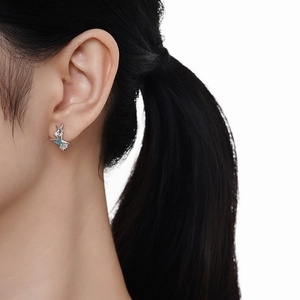Boucles d'oreilles étoile en argent S925 avec émail bleu et zircons brillants
