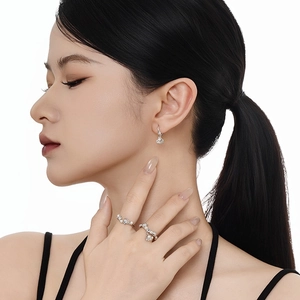 Elegant S925 sterling silver shell earrings and adjustable ring set with pearls